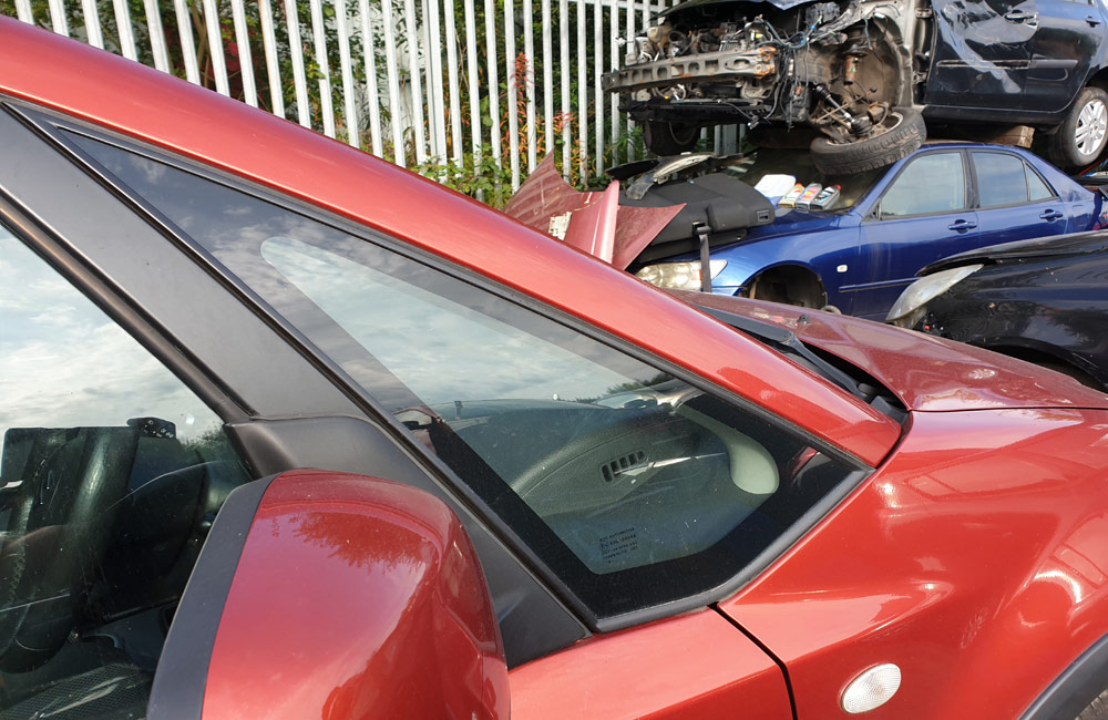 Suzuki SX4 GLX Quarter window glass driver side front